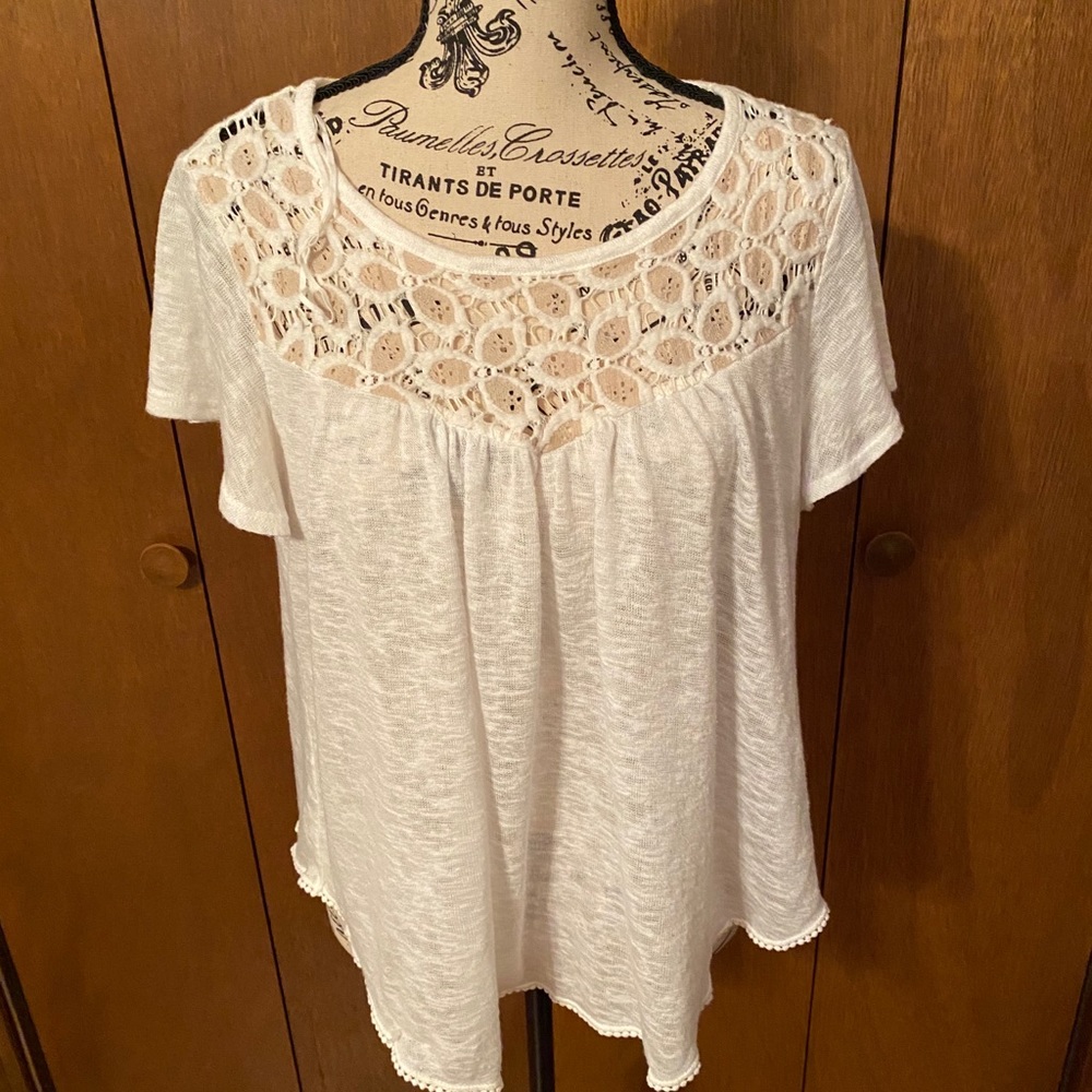 CUTE WHITE TOP
